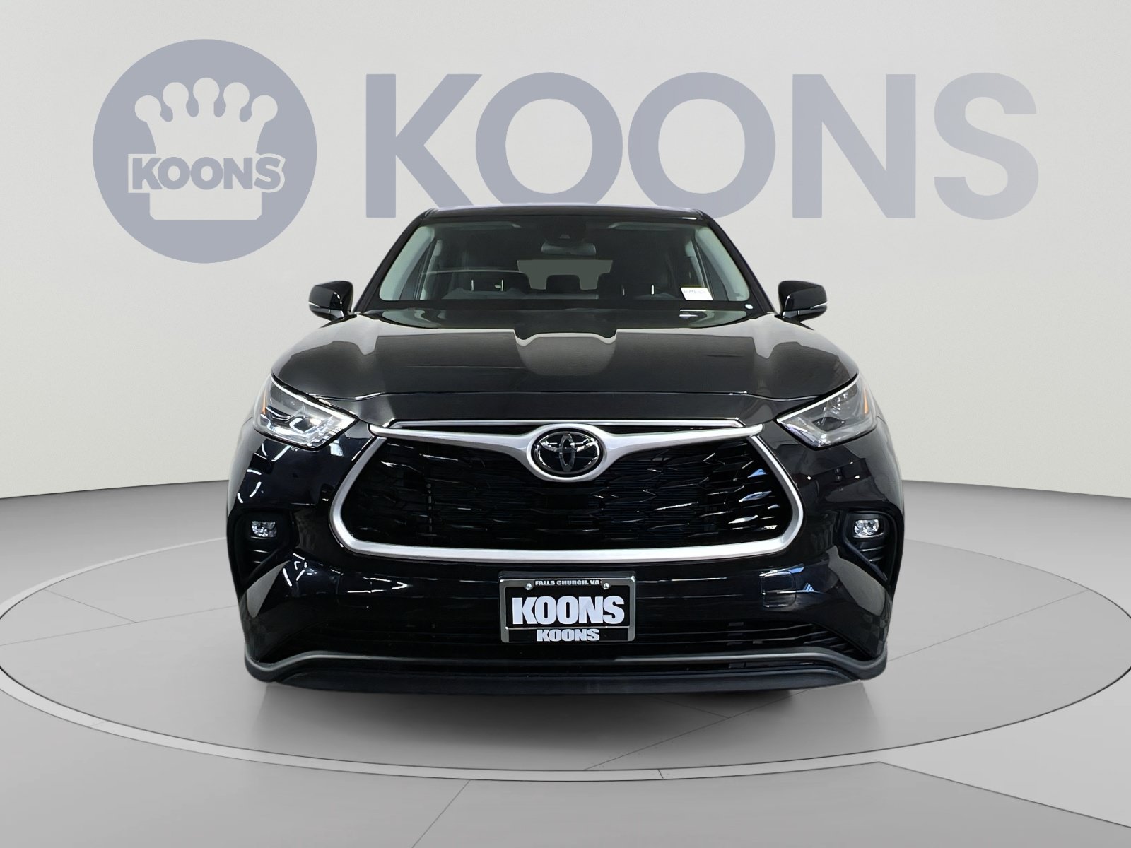 Used 2023 Toyota Highlander LE AWD/4WD image 4