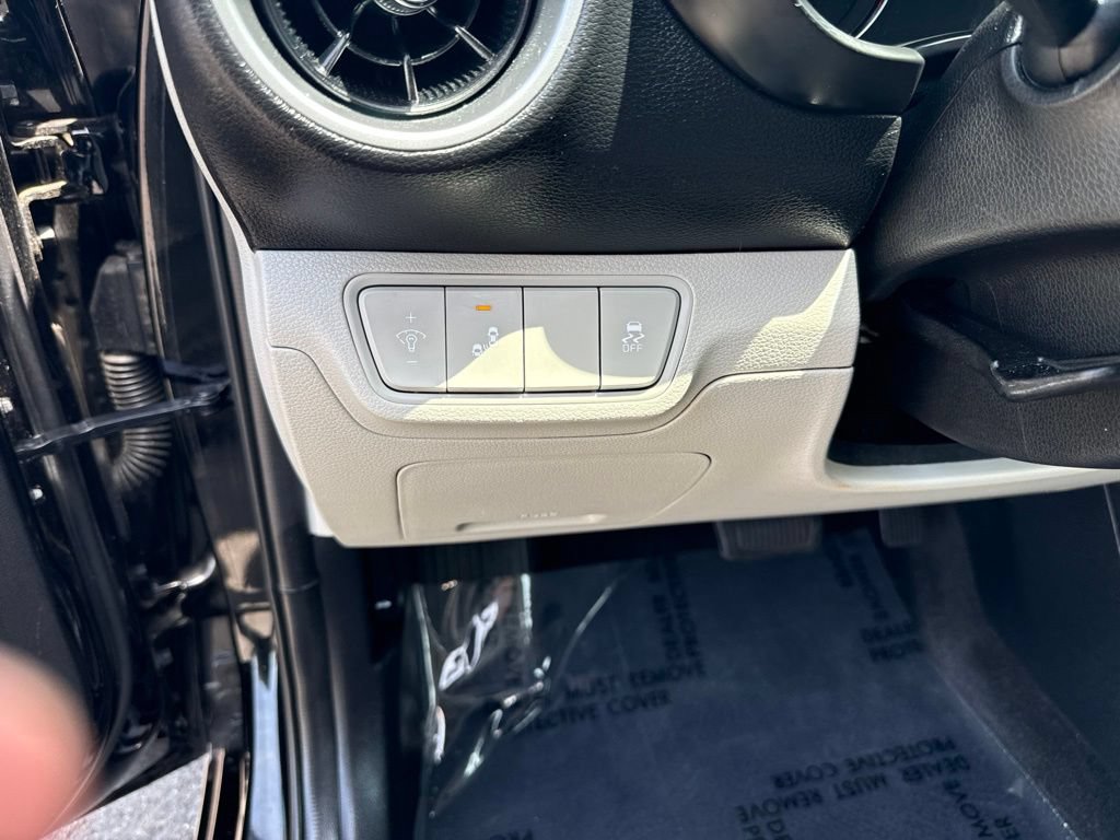 Used 2023 Kia Forte LXS w/ LXS Technology Package FWD image 17