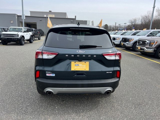Certified 2022 Ford Escape SEL w/ Technology Package AWD/4WD image 2