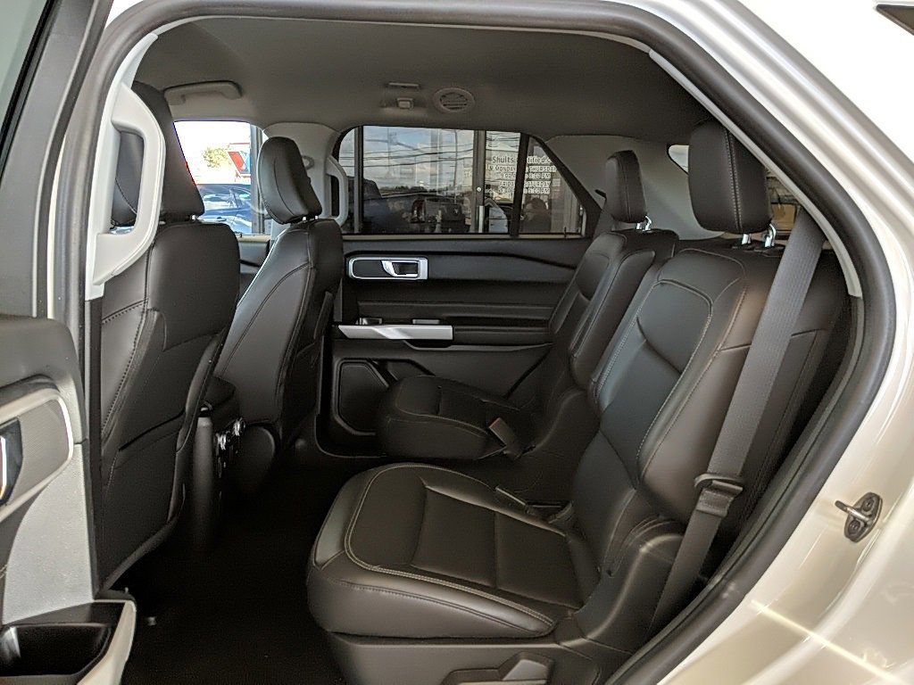 Certified 2022 Ford Explorer XLT w/ Equipment Group 202A image 12