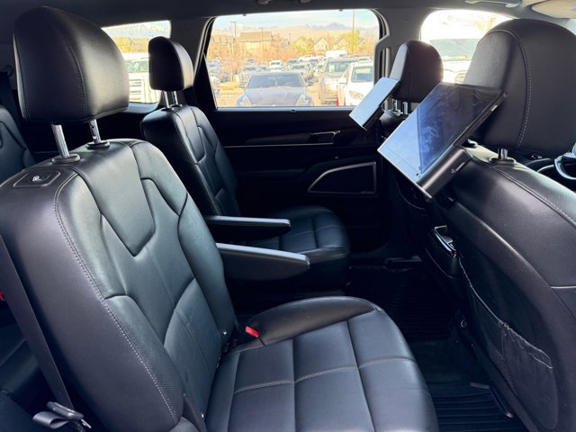 Used 2022 Kia Telluride EX w/ EX Premium Package image 19