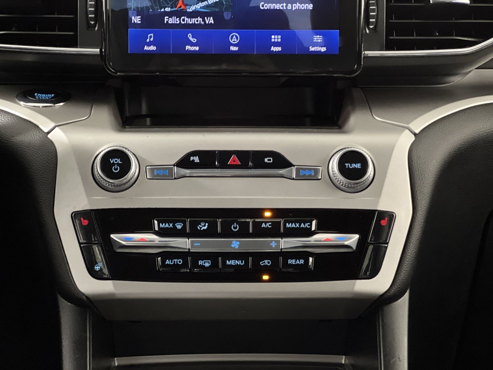 Certified 2022 Ford Explorer XLT w/ Equipment Group 202A AWD/4WD image 21