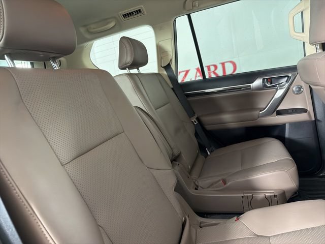 Used 2023 Lexus GX 460 Luxury w/ Sport Design Package AWD/4WD image 18