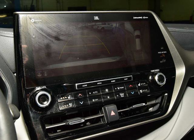 Used 2021 Toyota Highlander Limited image 17