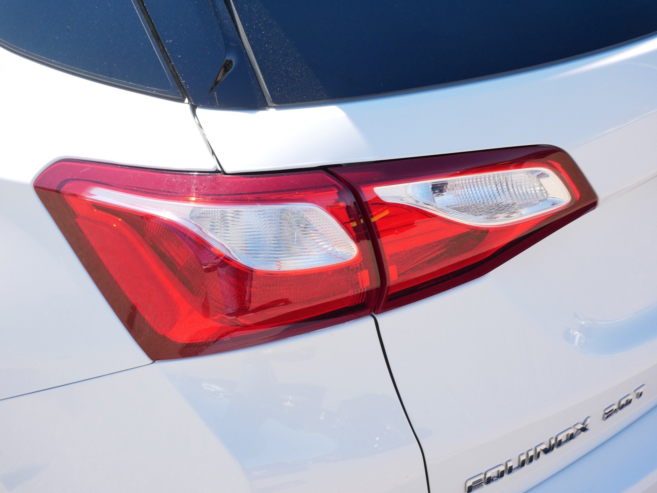 Used 2020 Chevrolet Equinox LT AWD/4WD image 17
