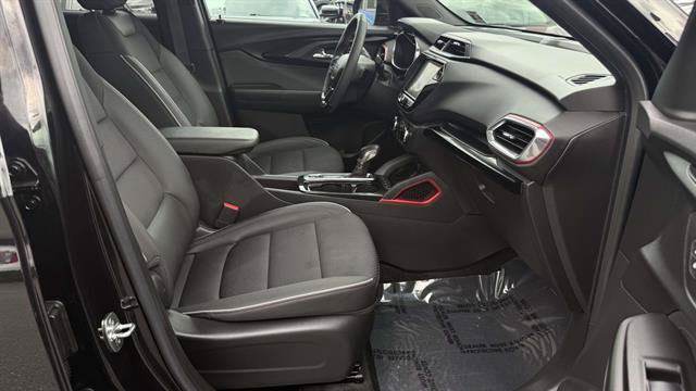 Used 2023 Chevrolet TrailBlazer RS w/ Convenience Package AWD/4WD image 23