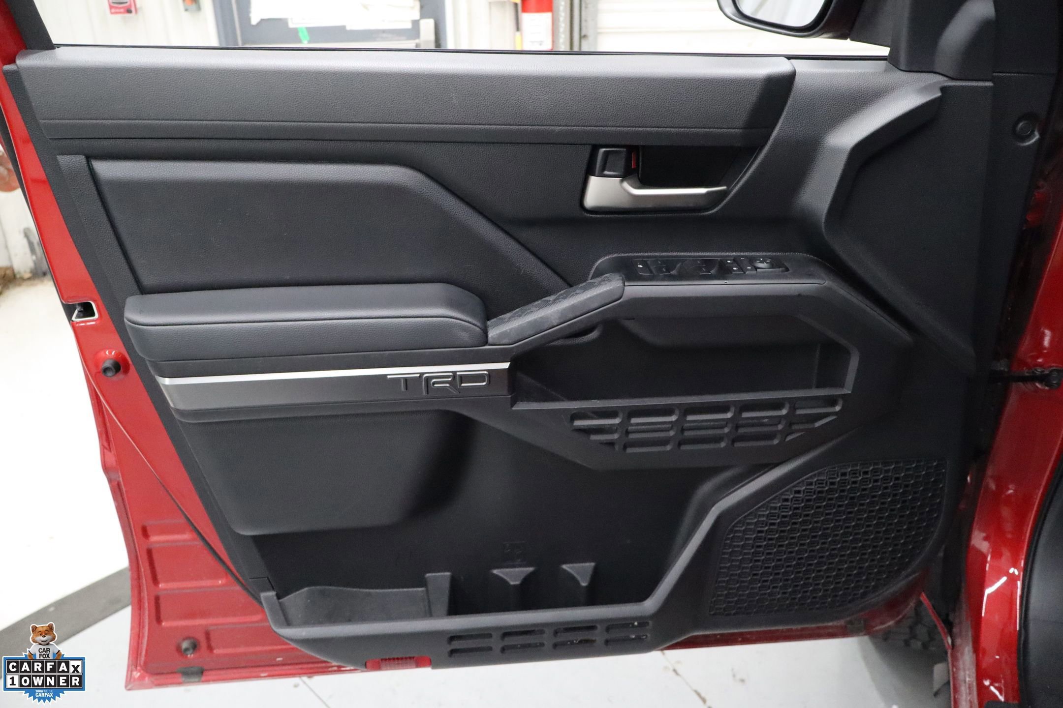 Used 2025 Toyota Tacoma TRD Off-Road AWD/4WD image 15