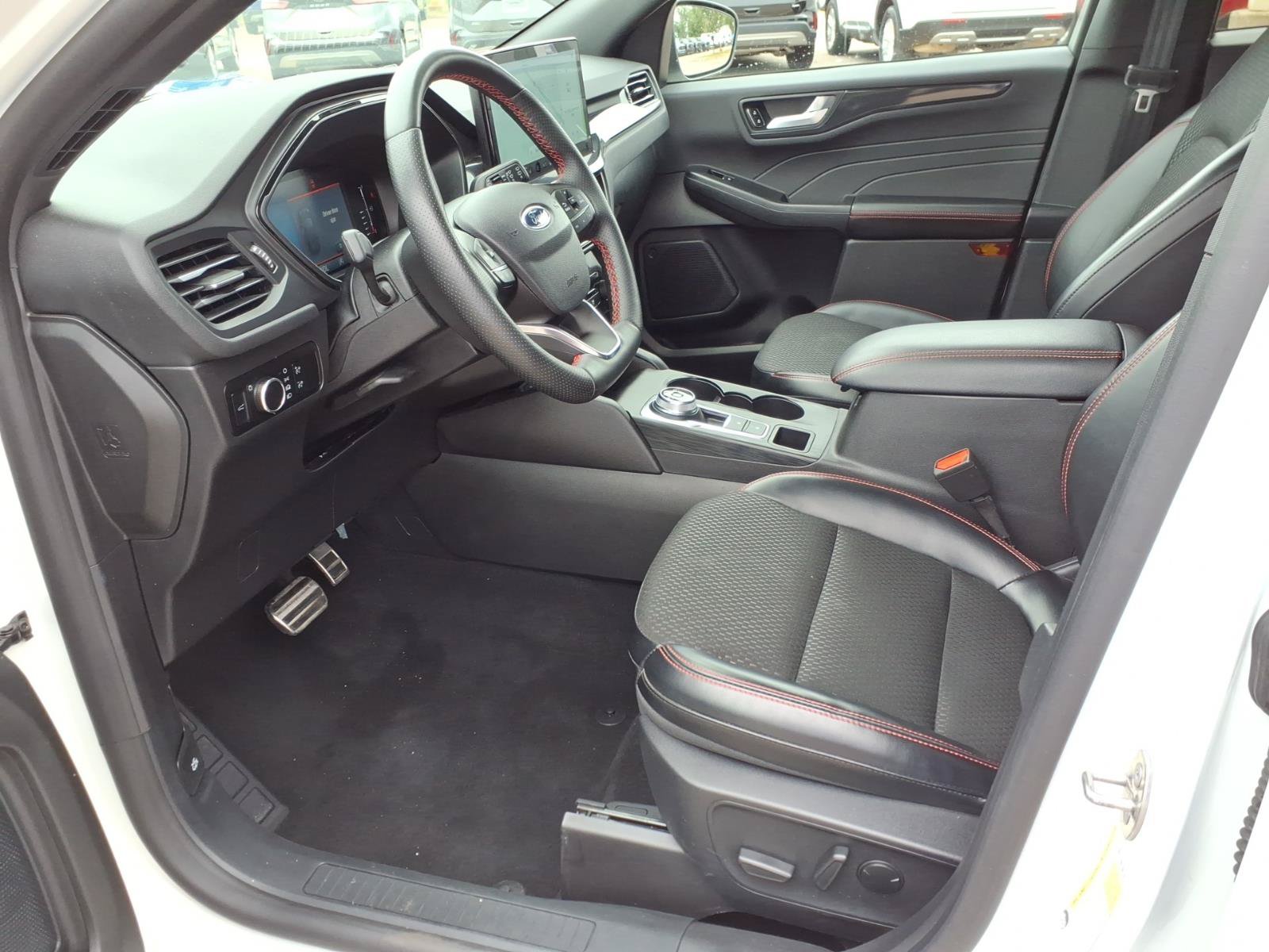 Certified 2024 Ford Escape ST-Line w/ Tech Pack #1 AWD/4WD image 11
