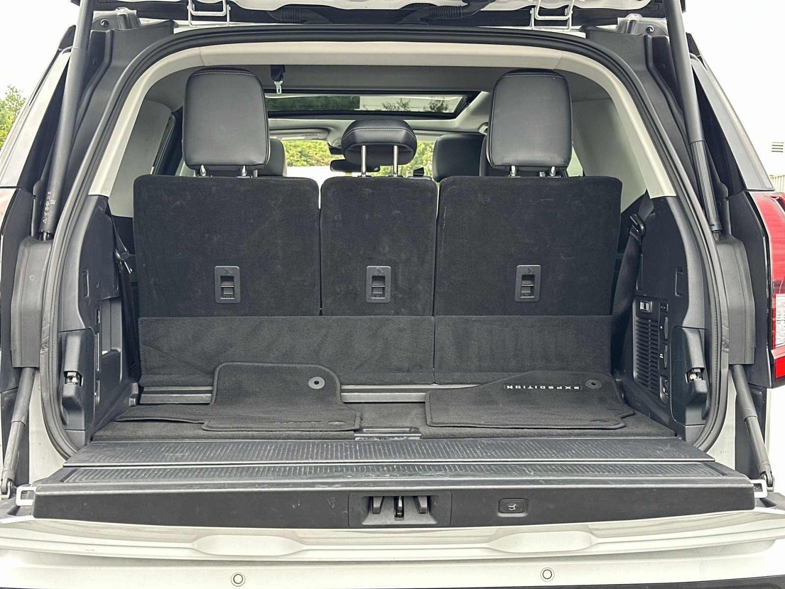 Certified 2025 Ford Expedition Platinum AWD/4WD image 28