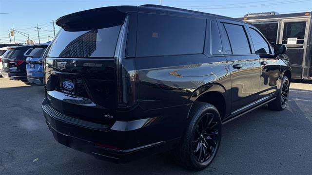 Used 2025 Cadillac Escalade ESV Sport w/ Touring Package AWD/4WD image 35