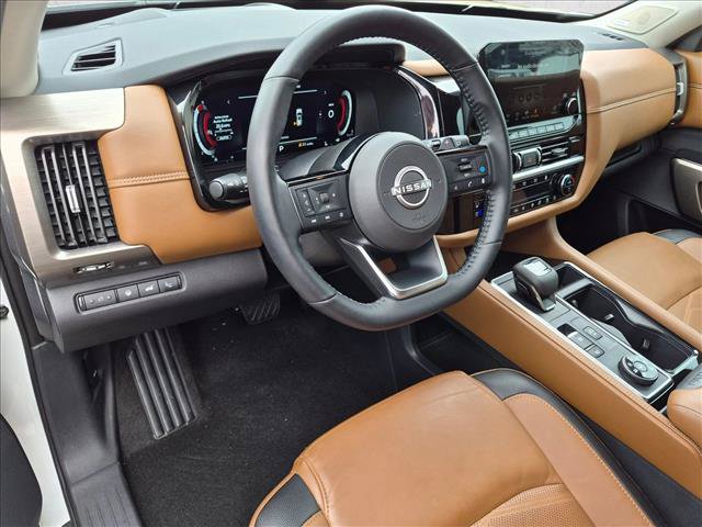 Used 2024 Nissan Pathfinder Platinum AWD/4WD image 10