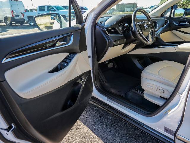Used 2023 Buick Enclave Essence w/ Sport Touring Edition FWD image 32