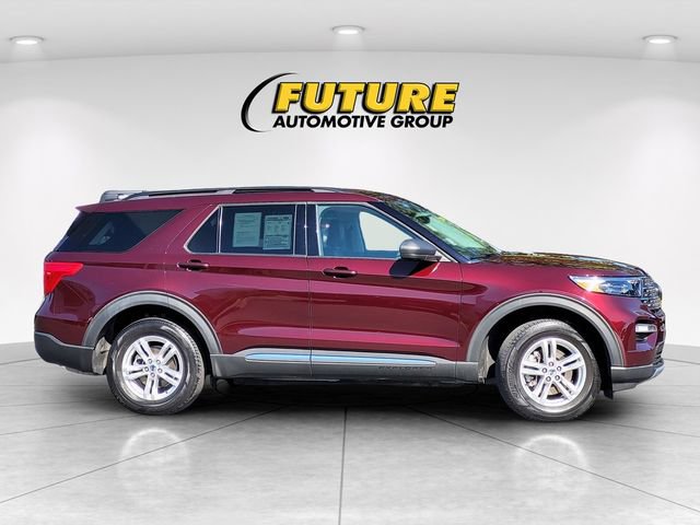 Certified 2022 Ford Explorer XLT w/ Equipment Group 202A AWD/4WD image 9
