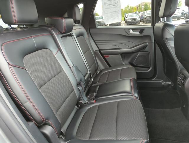 Certified 2025 Ford Escape ST-Line AWD/4WD image 17