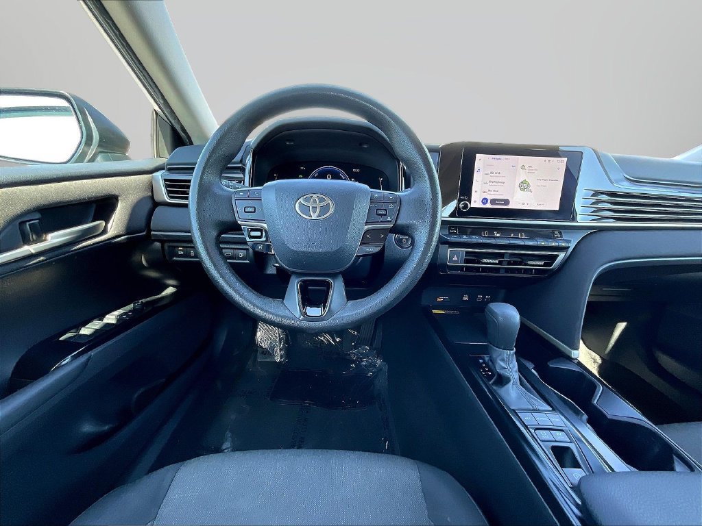 Used 2025 Toyota Camry LE FWD image 8