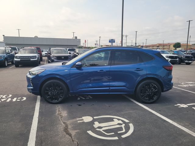 Certified 2023 Ford Escape ST-Line Elite AWD/4WD image 8