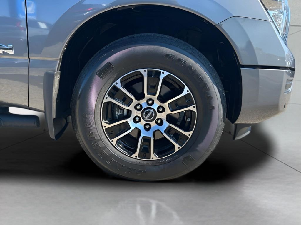 Used 2023 Nissan Titan SV w/ SV Convenience Package image 22