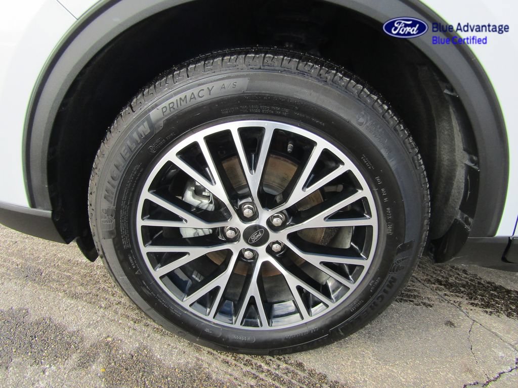 Certified 2025 Ford Escape SE FWD image 10
