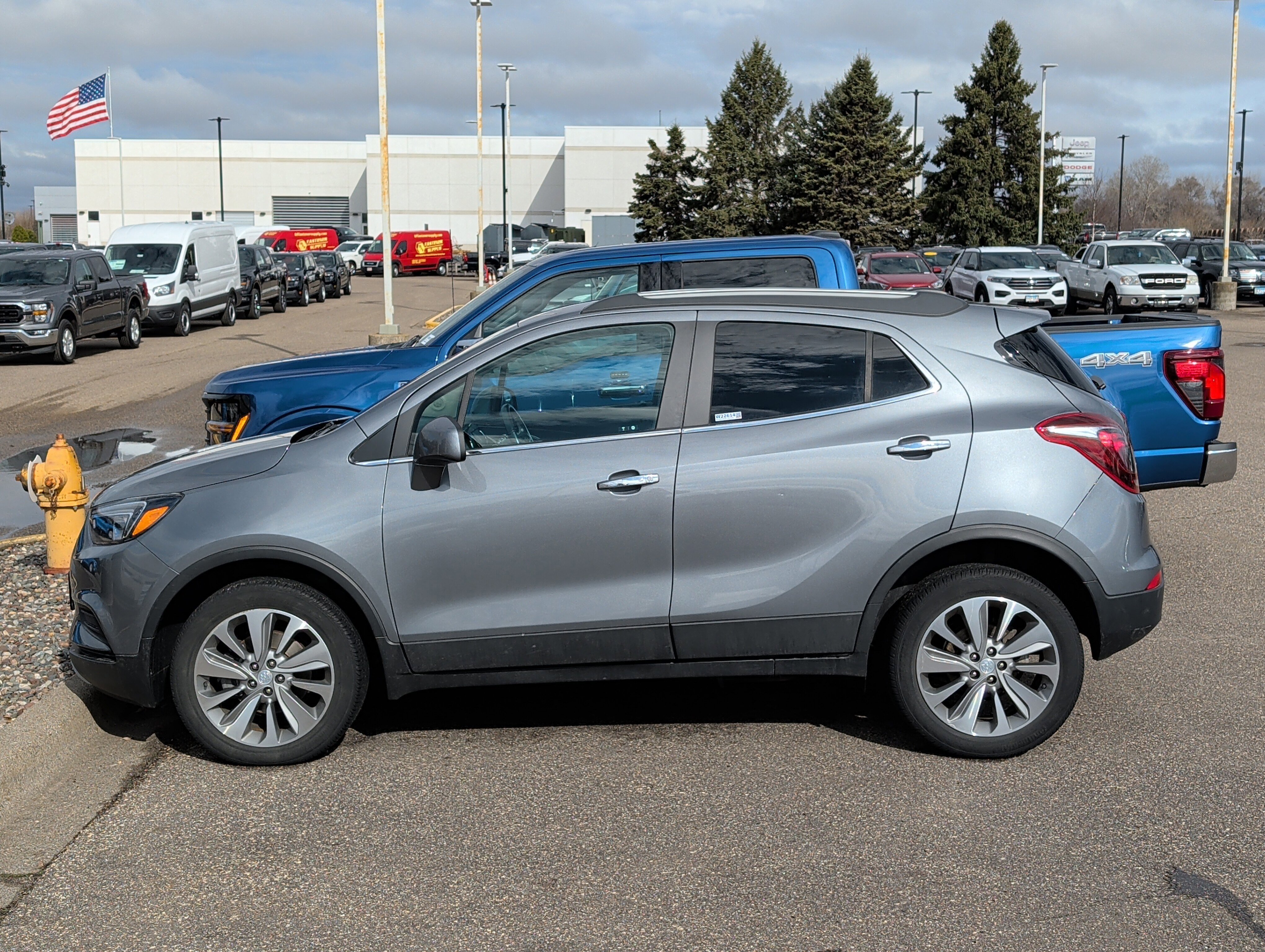 Used 2020 Buick Encore Preferred w/ Safety Package image 2