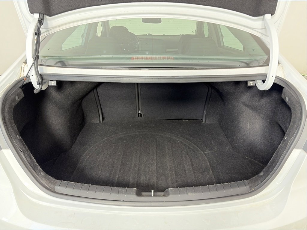 Used 2017 Hyundai Elantra Value Edition image 27