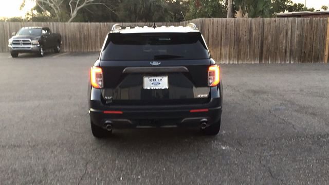 Certified 2022 Ford Explorer XLT w/ Equipment Group 202A image 4