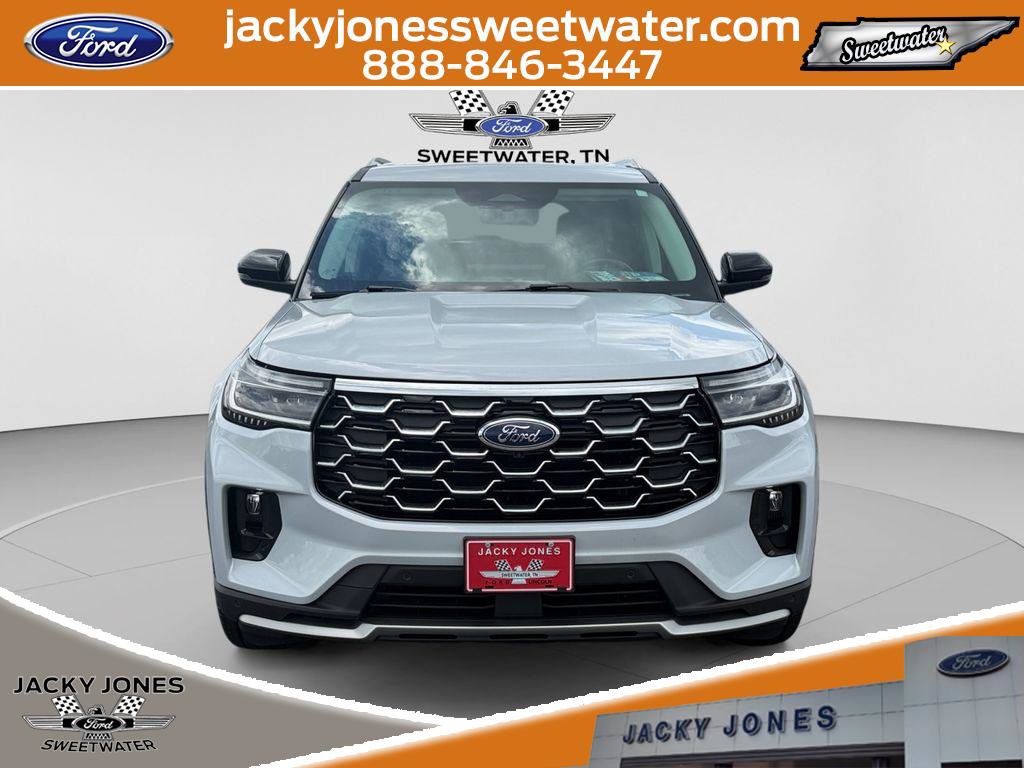 Certified 2025 Ford Explorer Platinum w/ Ultimate Package AWD/4WD image 8