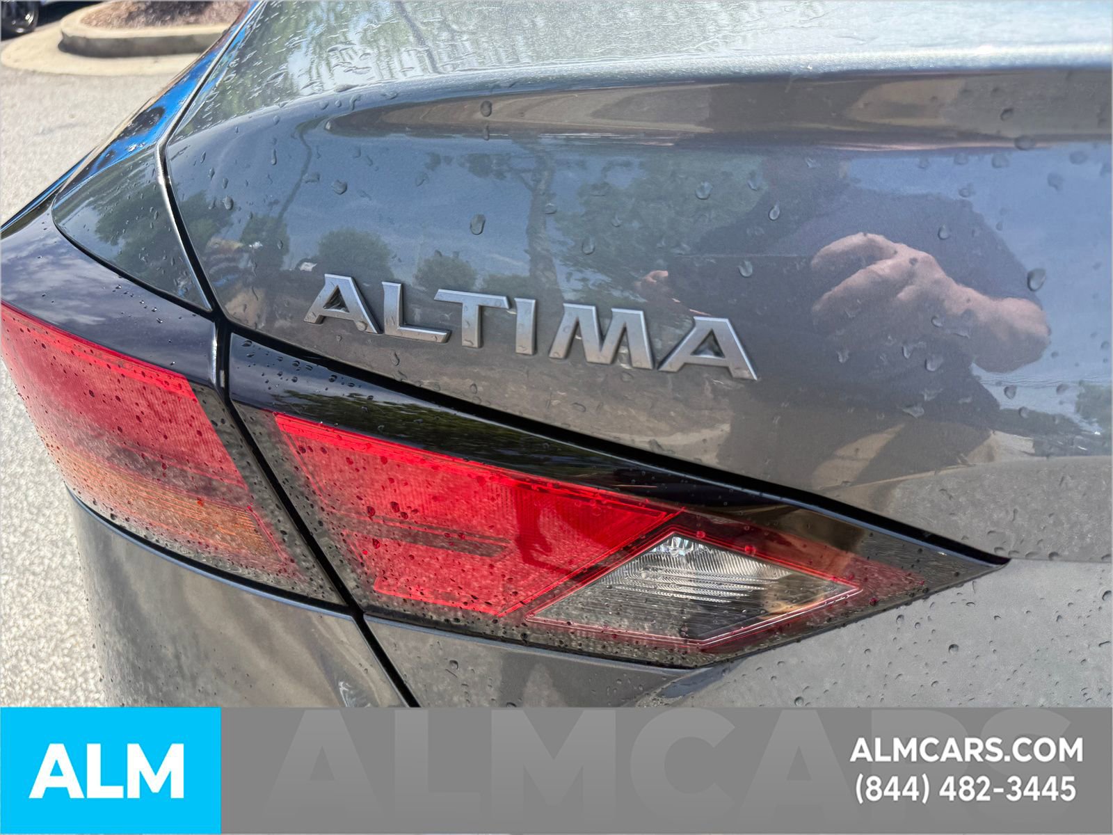 Used 2025 Nissan Altima 2.5 SV FWD image 8