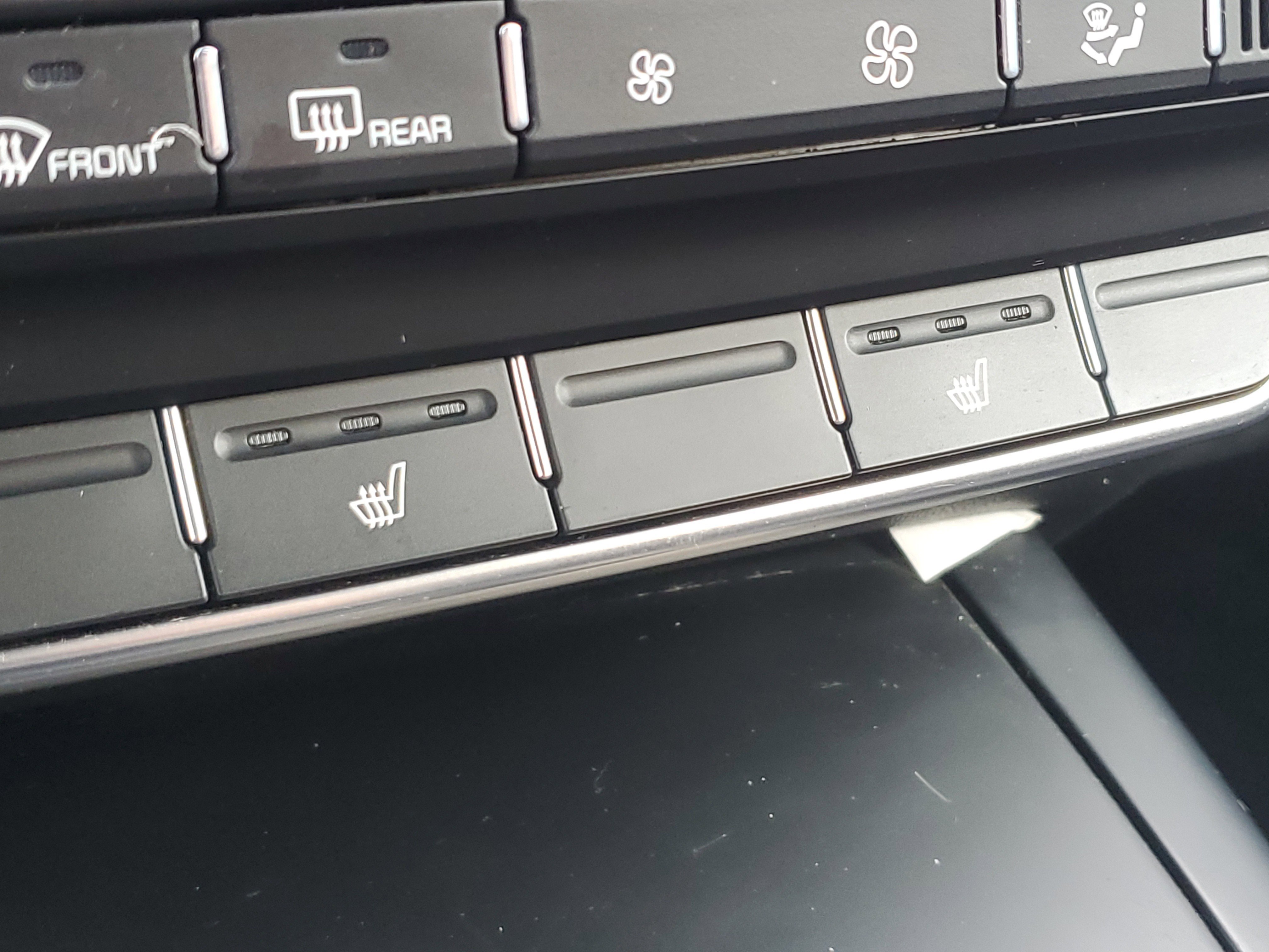 Used 2019 Kia Sorento S AWD/4WD image 32