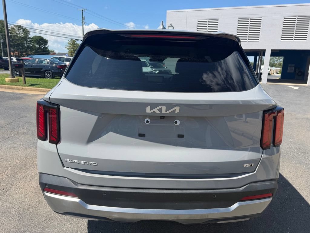 Used 2025 Kia Sorento EX AWD/4WD image 4