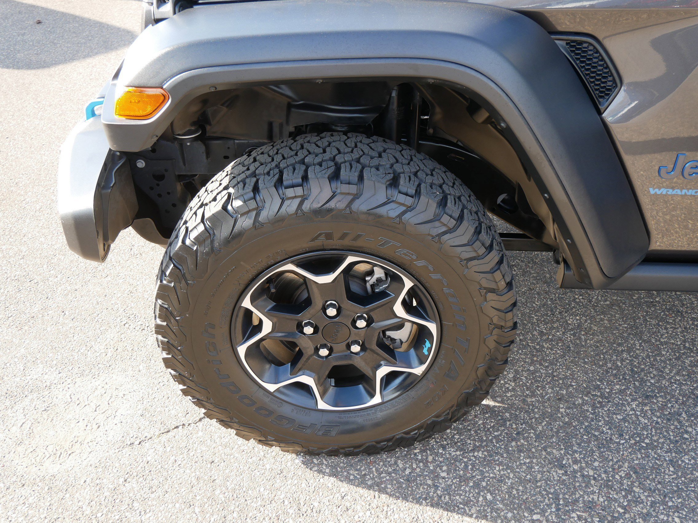 Used 2023 Jeep Wrangler Unlimited Rubicon 4xe w/ Safety Group image 15