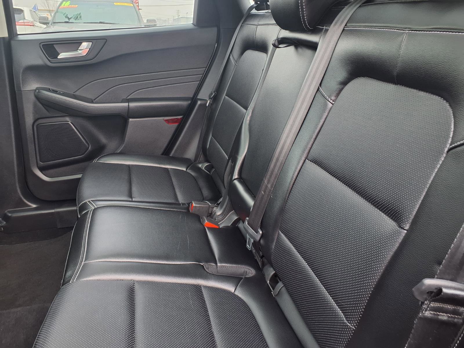 Certified 2022 Ford Escape Titanium w/ Class II Trailer Tow Package image 10