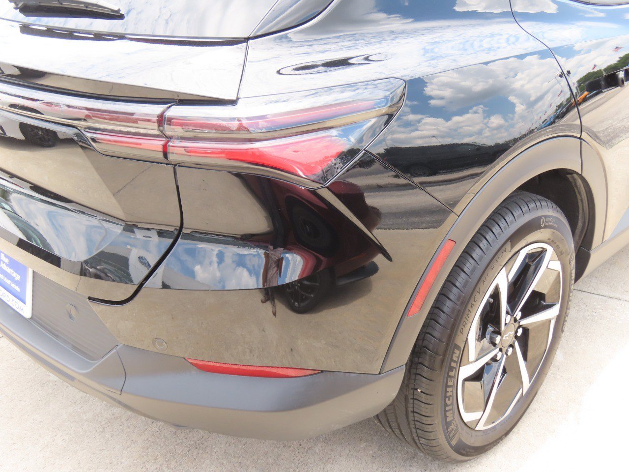Used 2026 Chevrolet Equinox EV LT w/ Comfort Package FWD image 10