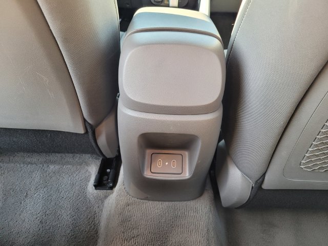 Used 2025 Hyundai Elantra SEL FWD image 17