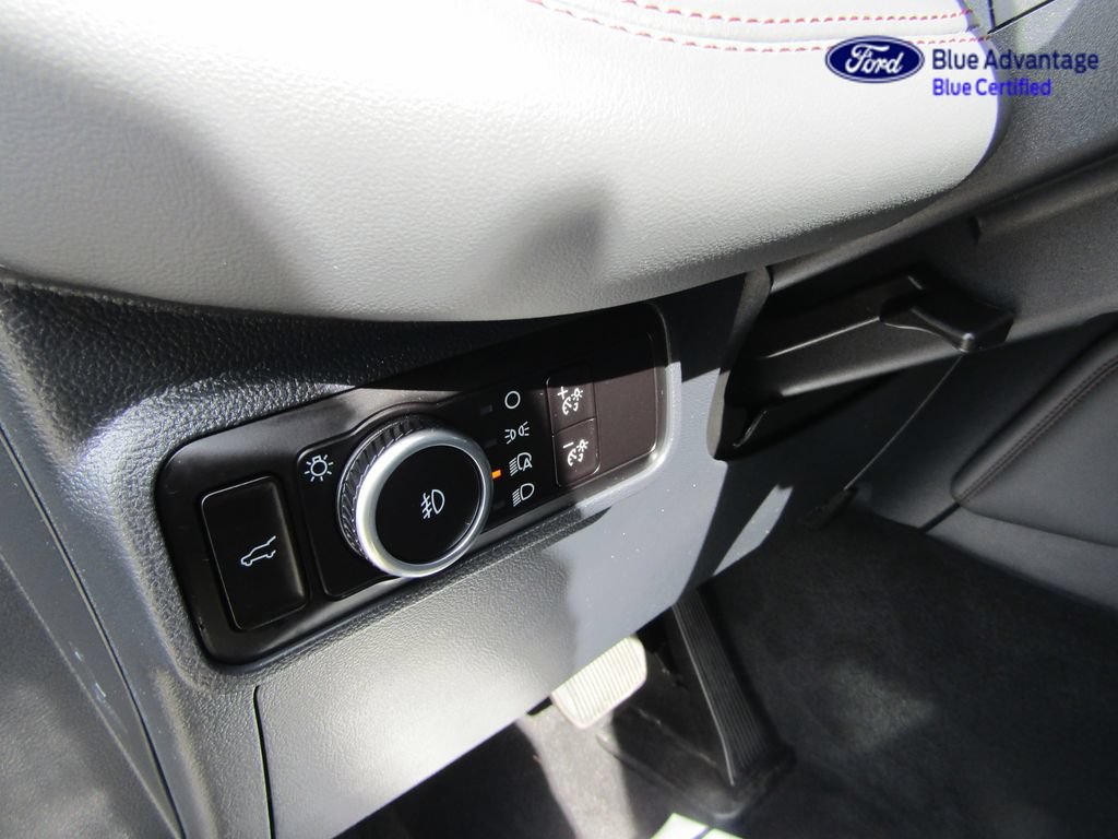 Certified 2025 Ford Explorer Active w/ Active Comfort Package AWD/4WD image 28