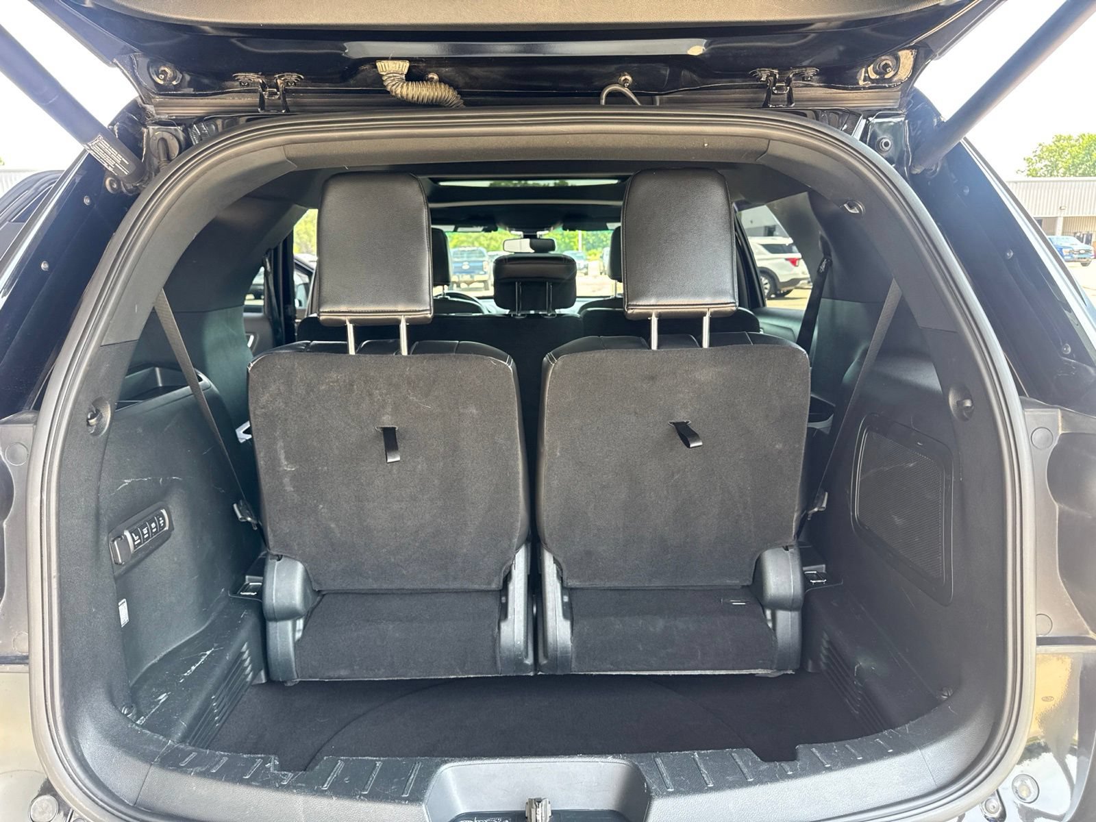 Certified 2018 Ford Explorer Limited w/ Equipment Group 301A AWD/4WD image 39