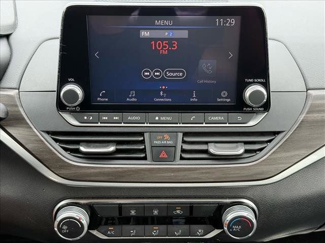 Used 2024 Nissan Altima 2.5 SV image 21