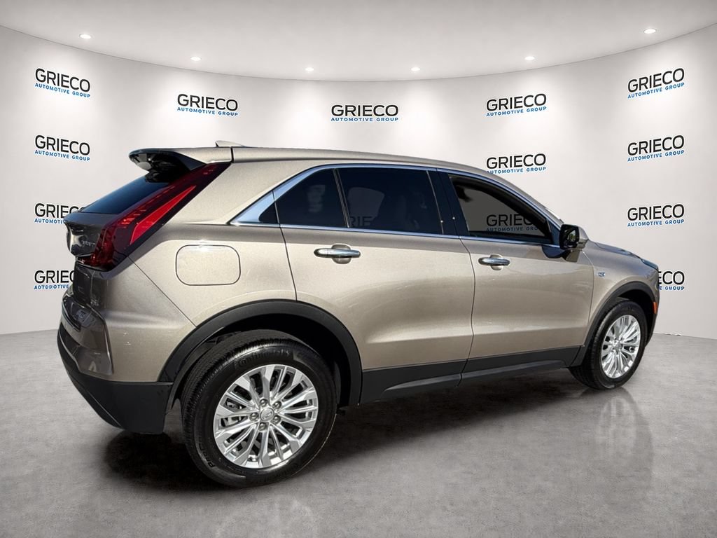 Used 2024 Cadillac XT4 Luxury FWD image 7