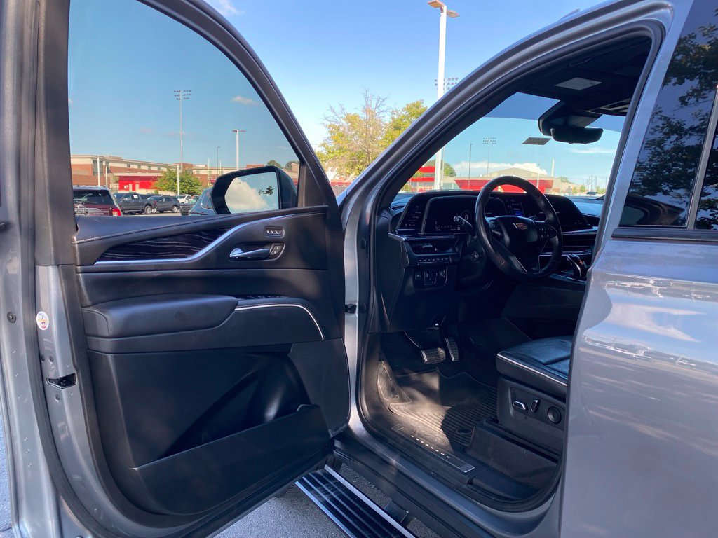 Used 2022 Cadillac Escalade Sport w/ Touring Package AWD/4WD image 11