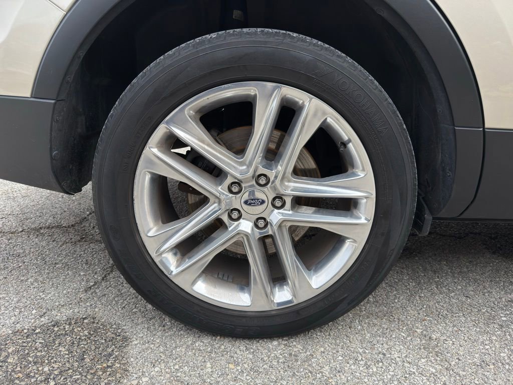 Certified 2017 Ford Explorer Limited w/ Equipment Group 301A image 28
