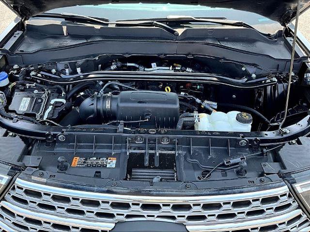Certified 2022 Ford Explorer Limited w/ Equipment Group 301A AWD/4WD image 31