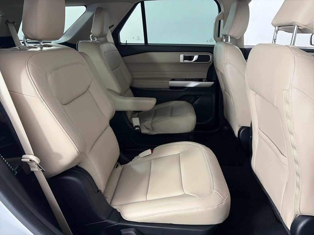 Certified 2022 Ford Explorer XLT w/ Equipment Group 202A image 29