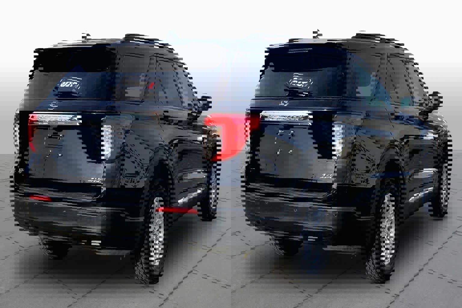 Certified 2024 Ford Explorer XLT image 13