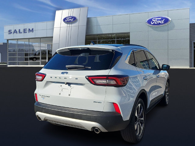 Certified 2025 Ford Escape Platinum AWD/4WD image 3