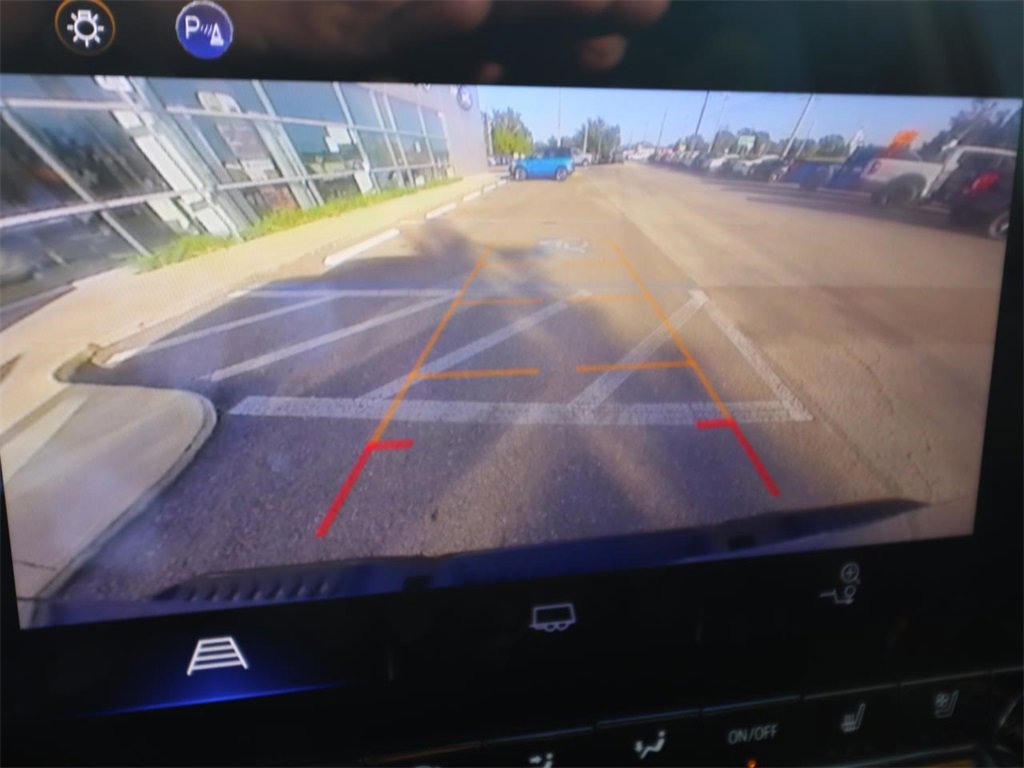 Used 2023 Chevrolet Colorado ZR2 w/ ZR2 Convenience Package III image 10