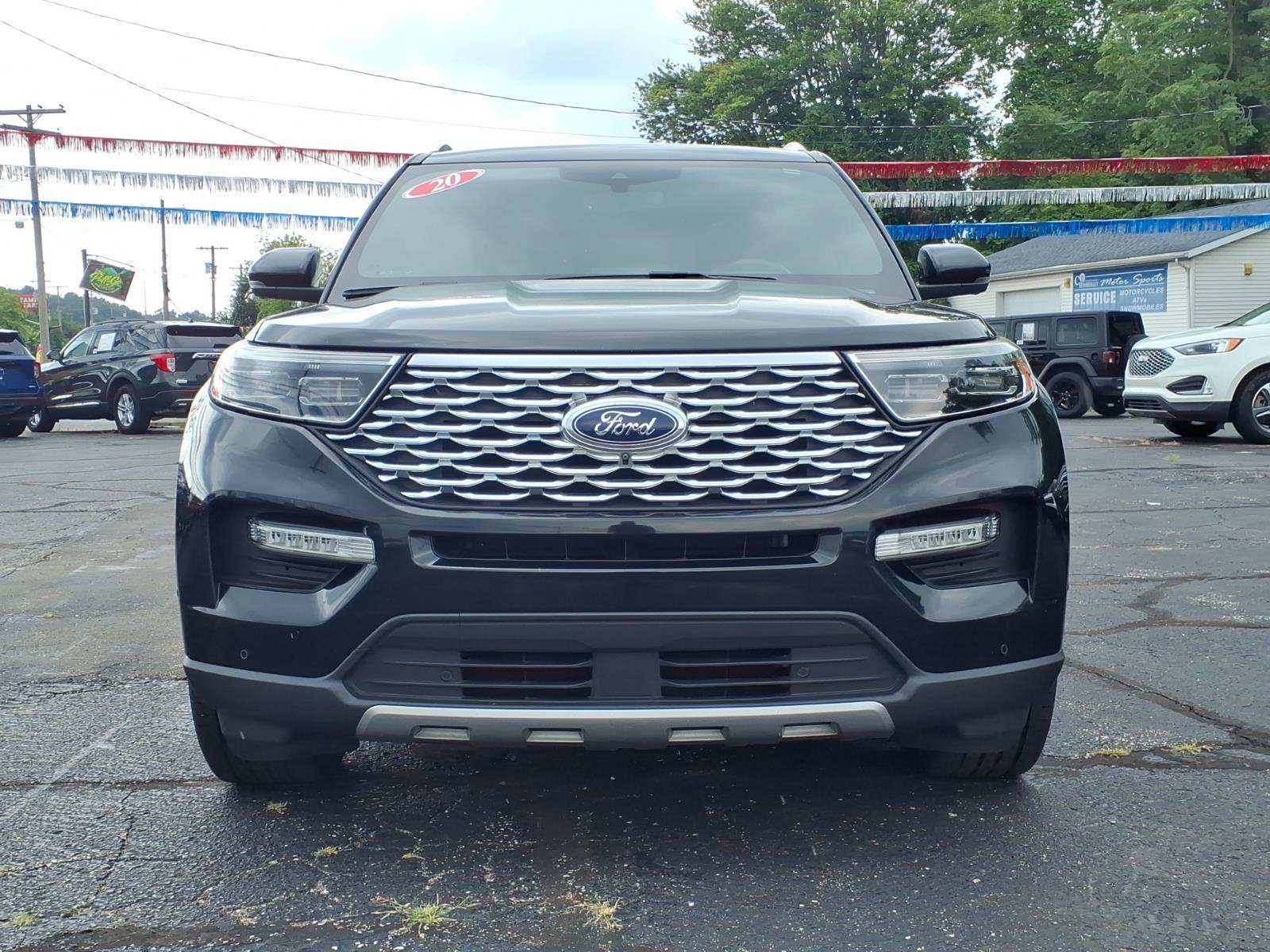 Certified 2020 Ford Explorer Platinum w/ Premium Technology Package AWD/4WD image 2