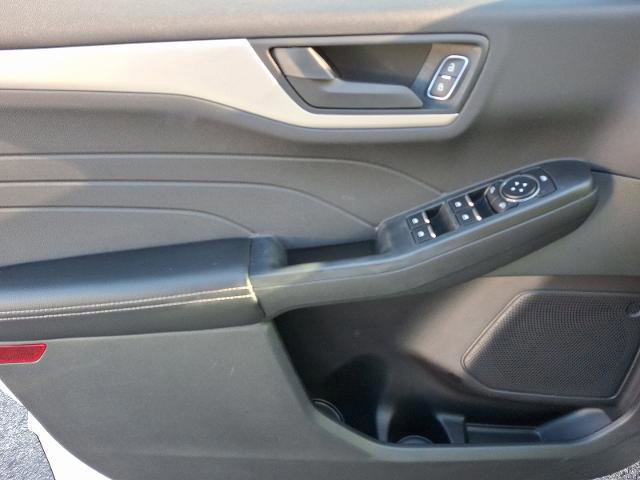 Certified 2022 Ford Escape SE image 12