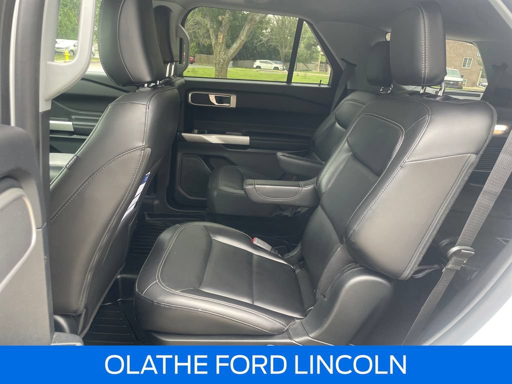 Certified 2021 Ford Explorer XLT w/ Equipment Group 202A AWD/4WD image 30