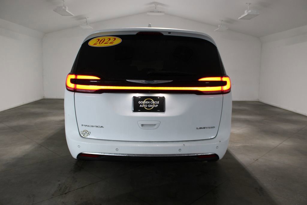 Used 2022 Chrysler Pacifica Limited image 4