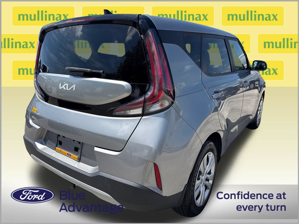 Used 2023 Kia Soul LX FWD image 4