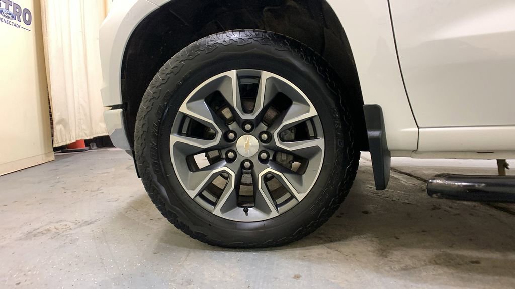 Used 2023 Chevrolet Silverado 1500 LT image 44